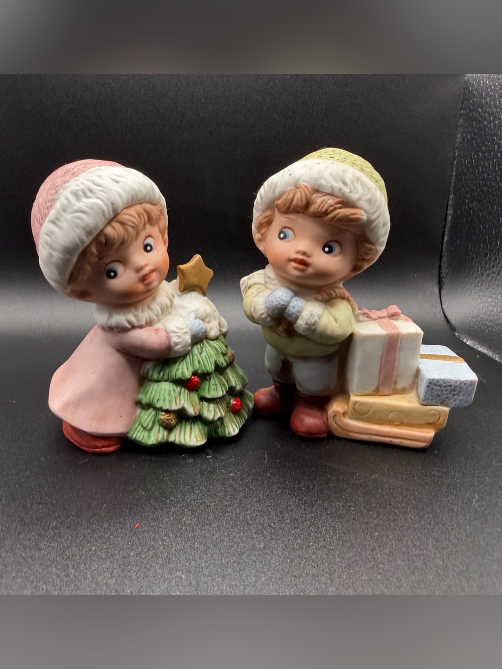 Homco #5556 Christmas Children Figurines Excellent Condition